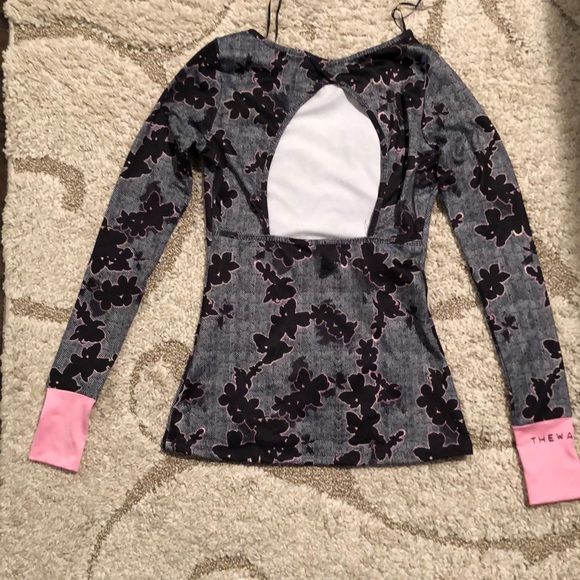 Jessica Simpson the warm up workout shirt - Picture 2 of 3